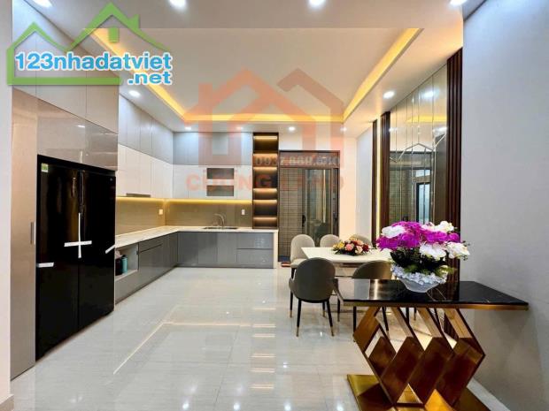 Hiếm Lắm Bán Nhà Ngô Gia Tự 80m2-THANG MÁY-ĐẸP NHƯ KHÁCH SẠN-TẶNG NỘI THẤT XỊN-hơn 10 tỷ - 1