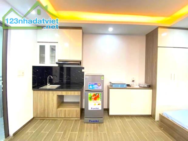 Bán tòa CHDV 60m2 Phố Minh Khai 6 tầng thang máy, Ngõ 3m