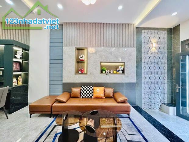 bán gấp căn nhà đường số 79, P.Tân Quy, Quận 7. Giá chỉ 2tỷ890 (TL). Sổ hồng riên - 2