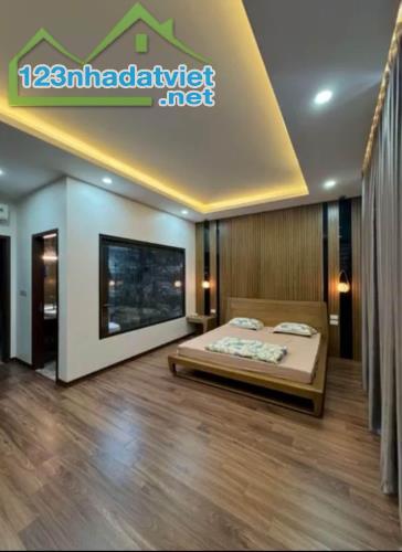 Chính chủ bán nhà lô góc 3 mặt tiền 80m2 tại Cao Xanh, Hạ Long gần biển. - 4