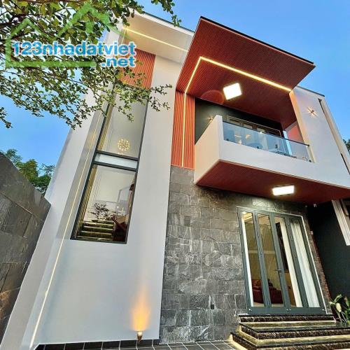 Bán nhà Villa Luxury 2 tầng mới Full nội thất cao cấp, Kiệt ôtô 74 Lê Ngô Cát, TP Huế - 1