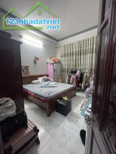 QUẬN BÌNH TÂN - 2 MẶT TIỀN KINH DOANH - Ô TÔ NGỦ TRONG NHÀ - 4 TẦNG CỰC ĐẸP - CHỈ 5 CHỈ - 3