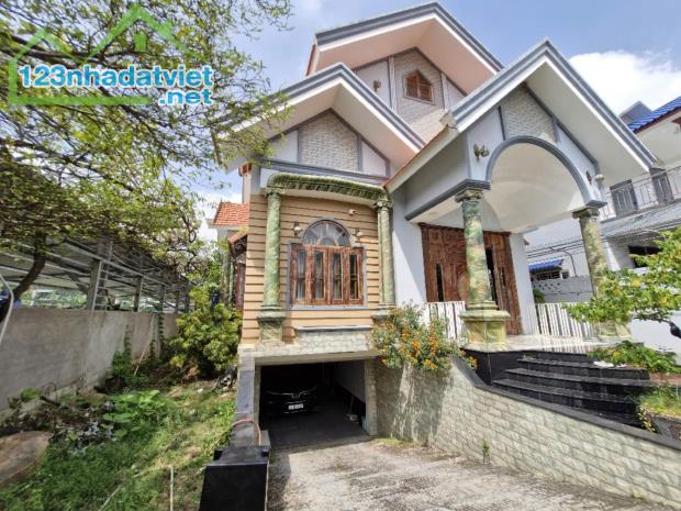 Biệt thự mặt tiền Lã Xuân Oai, KD ĐA NGÀNH NGHỀ, dt 300m2, ngang 12m