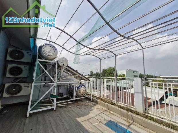 Biệt thự mặt tiền Lã Xuân Oai, KD ĐA NGÀNH NGHỀ, dt 300m2, ngang 12m - 3