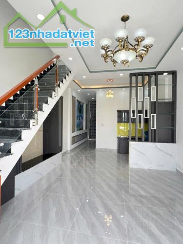 Nhà Sổ Hồng Riêng 79m2 (4,5m x 17,5m). GẦN NGÃ 3 MỸ HẠNH - 4