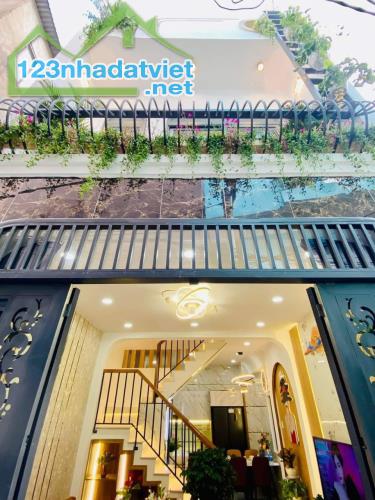 Kẹt tiền bán gấp nhà đường Nguyễn Hiền. Quận 3 . Giá 2 tỷ 990, hẻm ô tô, 1 sẹc - 5