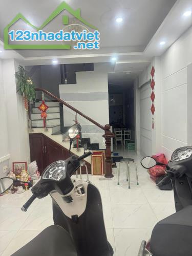 Ở NGAY! Bán Nhà Đẹp 2 Tầng Hoàng Sa, Quận 3, 48m2, 7 Tỷ TL