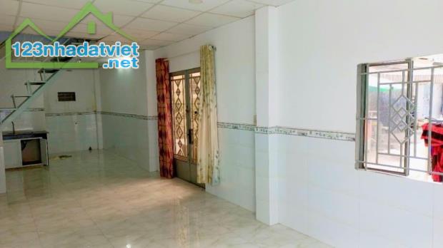 Nhà Bình Tân 52m² hẻm xe hơi thông, giáp Tân Phú, Giá chỉ 3.5 tỷ. - 1