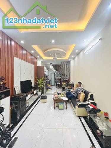 NHÀ NGỌC LÂM 40M2, 5 TẦNG, Ô TÔ ĐỖ CỔNG, NGÕ NÔNG RỘNG THOÁNG, KHU DÂN TRÍ CAO - 2