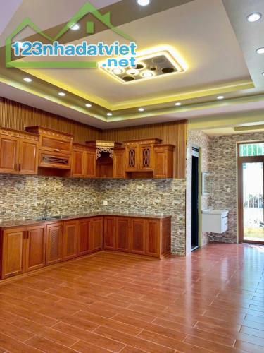 CHO THUÊ NHÀ: TRỆT 2 LẦU MỚI 100% - FULL NỘI THẤT XỊN - KDC HỒNG LOAN - GIÁ: 13 TRIỆU - 5