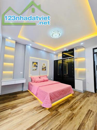 NHÀ ĐẸP HOÀNG MAI, GARA ÔTÔ, KINH DOANH, GẦN PHỐ, FULL NỘI THẤT, 40M2x5Tx5M, GIÁ 8,3 TỶ - 1