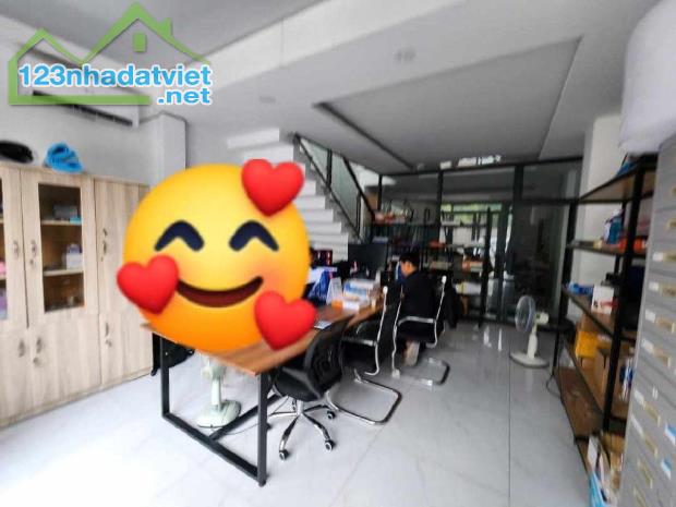 🔥🔥Nhà 4 TẦNG đường  BÙI CÔNG TRỪNG, phường TX, Q12, dt 68m2 (4,5mx13m) 💰4,350Tỷ - 3