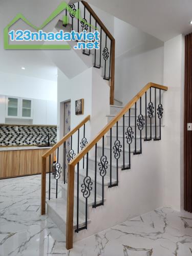 Bán nhà An Dương Vương P.13 Q6, DT 4.3*8m, 4 tầng 4PN, sổ A4, 5.1Tỷ TL - 2