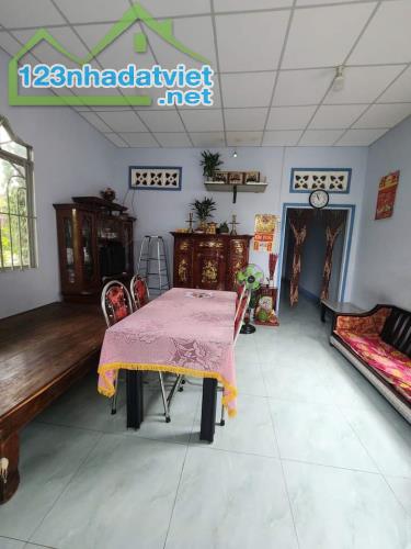 Bán nhà sổ hồng riêng thới tam thôn hóc môn 210m2 giá 5tỷ3 còn thương lượng. Nhờ anh chồng - 5