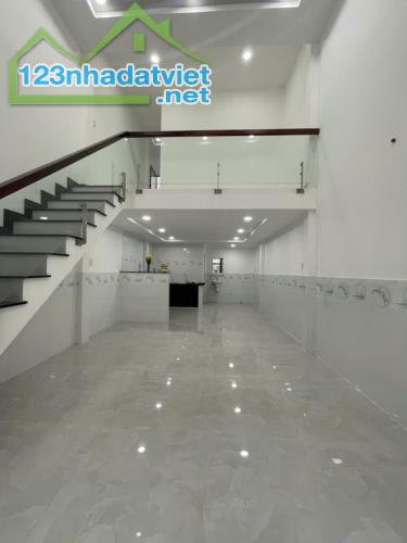 BÌNH TÂN - NHÀ MỚI -SỔ VUÔNG A4- KHÔNG LỘ GIỚI -40M2- 2TẦNG CHỈ 3,35 TỶ.  -Hẻm xe hơi 5m, - 1