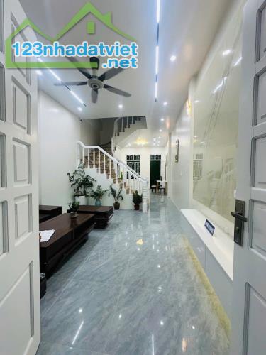 Nhà đẹp phố Vĩnh Hưng, dân trí tuyệt vời, 55m2, 7.56 tỷ