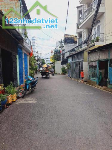 VỊ TRÍ ĐẸP KINH DOANH - ĐƯỜNG 5M THÔNG - 105M2, NGANG 5.5M, 3 TẦNG - NHÀ ĐẸP VÀO Ở NGAY - - 4