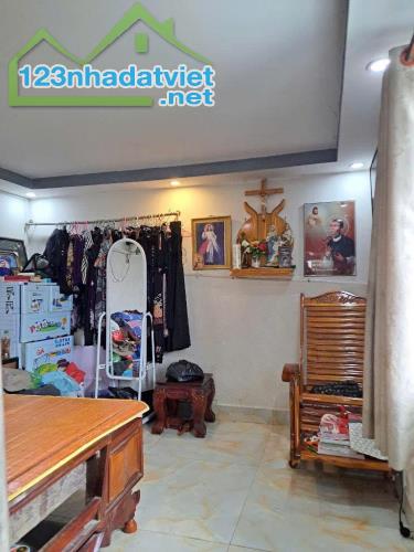 VỊ TRÍ ĐẸP KINH DOANH - ĐƯỜNG 5M THÔNG - 105M2, NGANG 5.5M, 3 TẦNG - NHÀ ĐẸP VÀO Ở NGAY - - 1