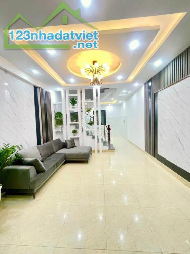 Bán nhà  Phạm Văn Đồng - 70m2 -7 Tầng – 12.6 tỷ, lô góc Ô tô Tránh Vỉa Hè. - 1