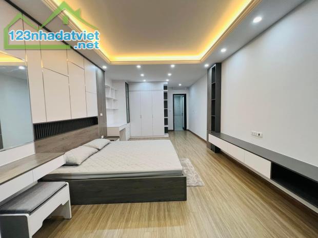 Siêu phẩm nhà Xuân Phương xây 5 Tầng, tặng nội thất, ô tô đỗ sát nhà giá 4.3 tỷ - 4