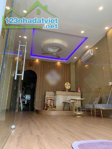 MẶT TIỀN HẺM 10M – KINH DOANH TỐT – DÒNG TIỀN 12TR/TH – LONG TRƯỜNG, Q9.