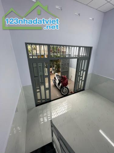 Cho thuê nhà mới 120/29/19, Quận Phú Nhuận, 2PN.