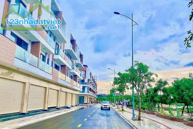 Duy nhất Căn ngoại giao shophouse Hacom Mall Ninh Thuận chỉ 3,1tỷ/căn - 4