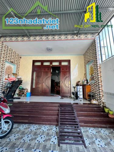 Bán căn nhà 1 Trệt 1 Lầu 213m2 p.Bửu Hoà gần chợ Đồn,SHR thổ cư 100%, đường 2 ô tô