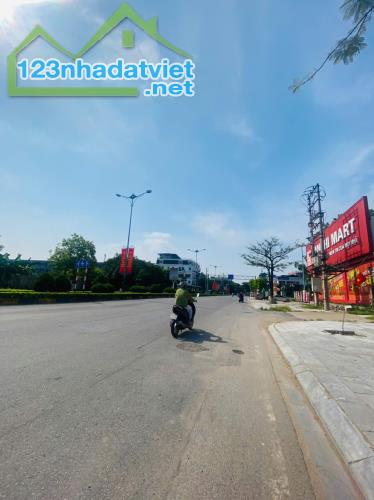 Bán nhà đất kinh doanh mặt đường Nguyễn Tất Thành, Tích Sơn Diện tích 1040 m2