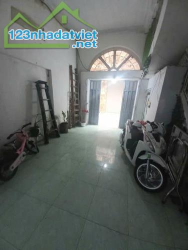 Bán nhà phố Hoàng Ngân  * 87m2 * 3 tầng * 16 tỷ - 2