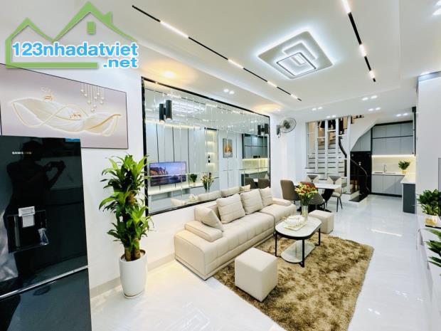 💥💥💥Nhà Đẹp Tôn Đức Thắng, Phân Lô, Trước Nhà Siêu Thoáng, DT 34m2, 4 Tầng, Giá 5.9 Tỷ - 4