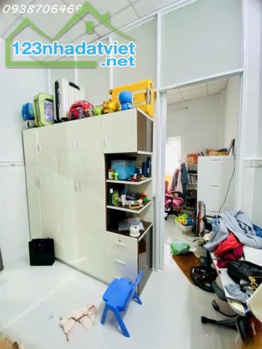 NGÔ GIA TỰ, QUẬN 10, 2 MẶT HẺM, NHÀ 2 TẦNG, 41M2 CHỈ 5.3 TỶ - 2