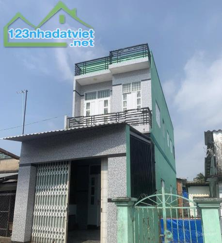 Nhà mới 54m2 sổ hồng riêng Trung Chánh - Hóc Môn giá 800 triệu buông sổ.