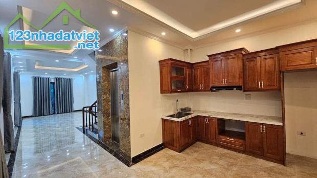 Bán nhà mặt phố Đồng Cổ, Tây Hồ, 7 tầng thang máy, vỉa hè kinh doanh sầm uất. Giá 16 tỷ - 3
