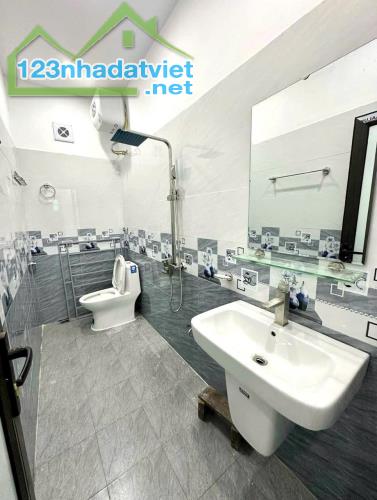 Bán Nhà 3 tầng DT 30m2 ô tô đỗ gần, ngay gần yên nghĩa hà đông  giá chỉ 3tỷ1, LH 0985439** - 1