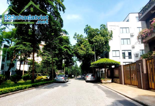Bán 24 căn phân lô, liền kề, biệt thự KĐT Linh Đàm, giá từ 11 tỷ - 4