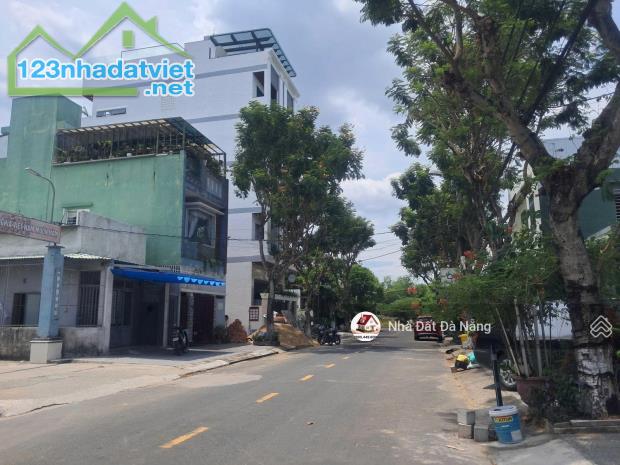 Bán nhà trọ 6 phòng MT Lê Trung Đình, khu Đại Học FPT, Việt Hàn, view công viên, giá 3 tỷ - 2