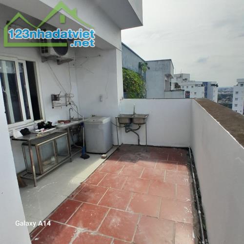 Cần bán gấp căn hộ Penthouse góc sân vườn, view Hồ điều hòa, giá 1.6 tỷ tại KDT Thanh Hà C - 3