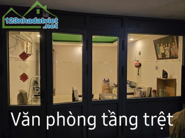 Bán nhà số 21, cư xá Trần Quang Diệu p. 14, Q.3 - 4