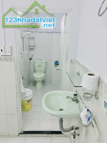 Nhà góc 2 tầng nở hậu hẻm xe tải đường Phạm Thế Hiển P5Q8 - 3