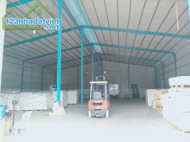 Cho thuê kho xưởng 24x33m (800m2) ở Đức Hòa, Long An giá 32tr/tháng Lh: 0949 861 287