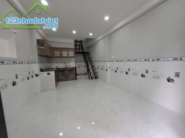 Bán nhà xinh, 2 Tầng, Lý Thường Kiệt, Tân Bình, 24m², giá cực tốt