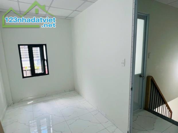 Bán nhà 1/, 22m2, đường TRẦN THỦ ĐỘ, Tân Phú, 2 tầng, 2 PN, giá 2.55 tỷ còn thương lượng. - 2