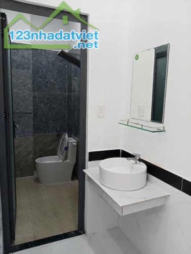 Nhà 1 lầu  1 trệt mới xây 2.85 tỷ/76m2 sát chợ Hoá An, 3 ph ngủ - 3