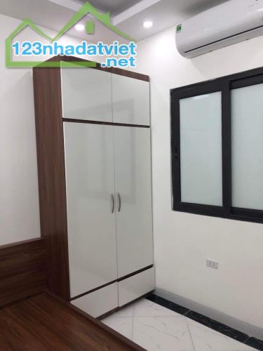 Hoàng Mai ( Hồ Đền Lừ ), Tòa CHVD Thu 100tr/th, dt 95m, 7 tầng TM, Giá 15.3 tỷ. 0906556885 - 3