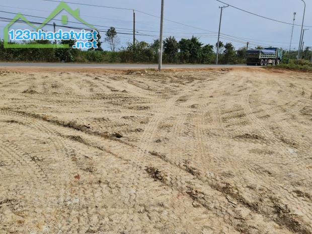 Bán đất mặt tiền tỉnh lộ  765 2500m² có 100tc. Mình cần bán gấp trong tháng anh chị em có - 1