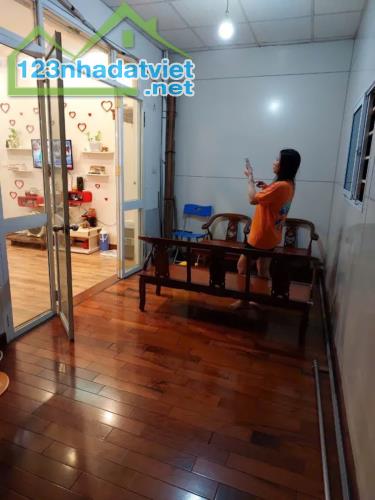 Bán căn hộ tập thể nhà B3 ngõ 118 Nguyễn Khánh Toàn 2PN, 1VS, 50m2 nhà đẹp ở ngay, 2.87 tỷ - 1