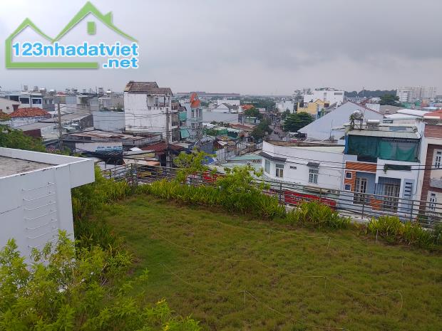 House for sale combined with office, street frontage 5, 643m2, Tang Nhon Phu B - District9