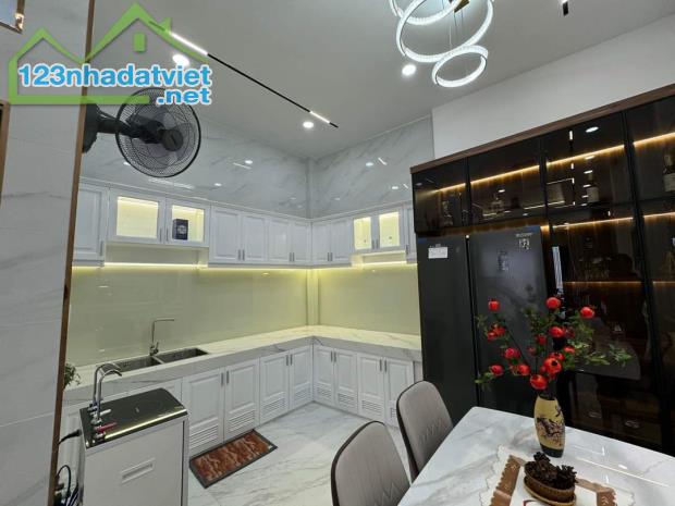 Cần tiền bán gấp căn nhà Đường Xuân Thủy, P.Thảo Điền, Quận 2. Giá chỉ 2tỷ550, DT 52m2 - 4
