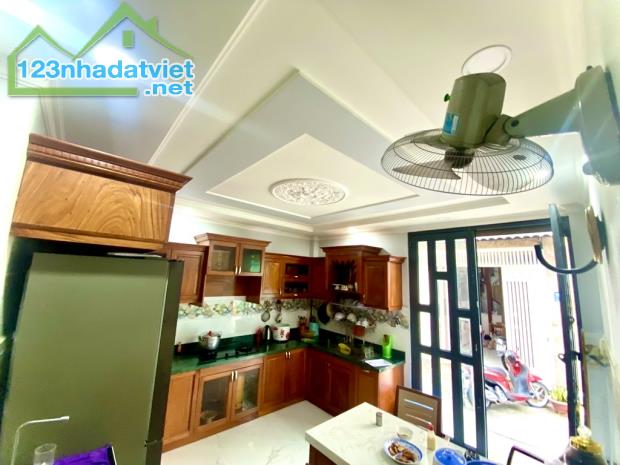 BÁN NHÀ ĐẸP LÊ VĂN QUỚI, 4x20M, 4 TẦNG, 8PN, HAI MẶT TIỀN ĐƯỜNG NHỰA 10M - 3